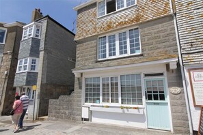 Exterior - 1 Bed in St Ives (oc-chyr2) (St Ives)