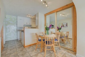 Dining - 1 Bed in St Ives (oc-chyr2) (St Ives)