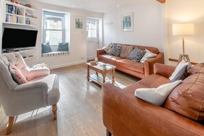 TV - 3 Bed in St Ives (oc-vgn28) (Saint Ives)