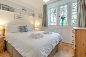 2 bedrooms, iron/ironing board, free WiFi, bed sheets - 2 Bed in St Ives (oc-redc2) (Saint Ives)