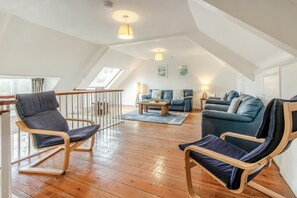 TV - 2 Bed in St Ives (oc-redc2) (Saint Ives)