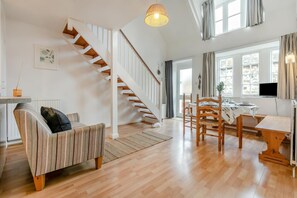 TV - 2 Bed in St Ives (oc-redc2) (Saint Ives)
