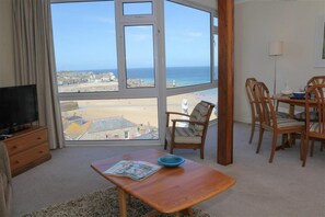 TV - 2 Bed in St Ives (oc-fern41) (Saint Ives)