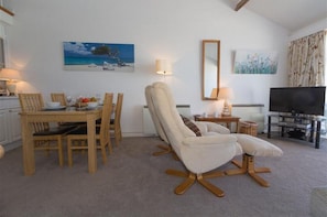 TV - 1 Bed in St Ives (oc-bpb19) (Saint Ives)
