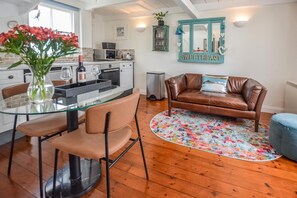 Interior - 1 Bed in St Ives (oc-dgy028) (St Ives)