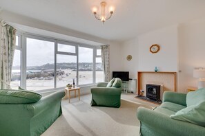 TV - 2 Bed in St Ives (oc-whrf2) (Saint Ives)