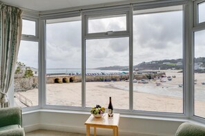 Interior - 2 Bed in St Ives (oc-whrf2) (Saint Ives)