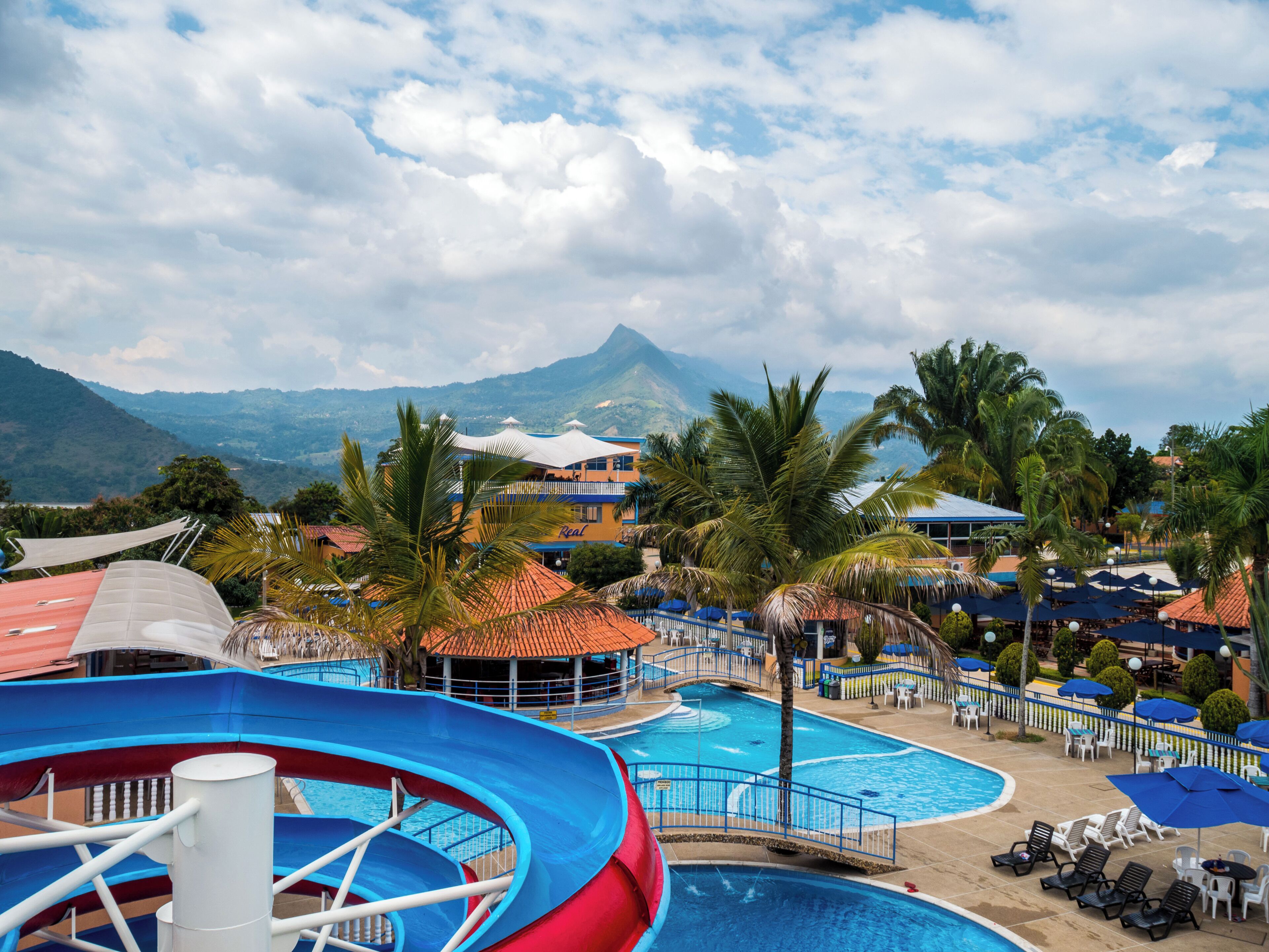 2 outdoor pools