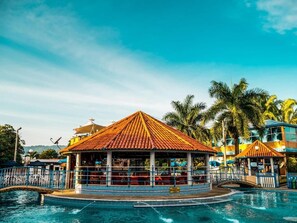 2 outdoor pools - Hotel Chinauta Real (Fusagasugá)
