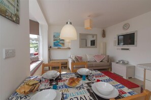TV - 2 Bed in St Ives (oc-ven10a) (Saint Ives)