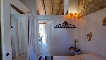 2 slaapkamers, een bureau, wifi, beddengoed