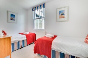 3 chambres, fer et planche à repasser, Wi-Fi gratuit, draps fournis