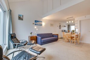 TV - 1 Bed in St Ives (oc-nicc41) (Saint Ives)