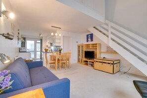 TV - 1 Bed in St Ives (oc-nicc41) (Saint Ives)