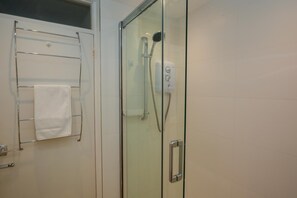 Towels - 2 Bed in St Ives (oc-redc4) (Saint Ives)