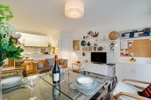 Interior - 2 Bed in St Ives (oc-redc4) (Saint Ives)