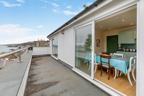Outdoor dining - 3 Bed in St. Ives (oc-tregar) (St Ives)
