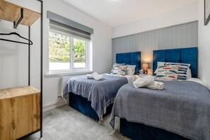 Iron/ironing board, free WiFi, bed sheets - 2 Bed in St Ives (oc-godct7) (Carbis Bay)
