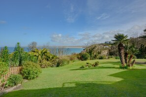 Property grounds - 2 Bed in St Ives (oc-godct7) (Carbis Bay)