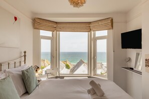 3 chambres, fer et planche à repasser, accès au Wi-Fi (inclus)