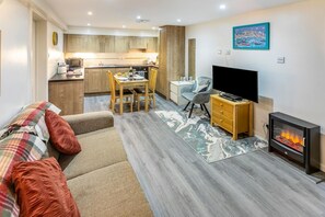 TV - 1 Bed in St Ives (oc-mar02a) (St Ives)