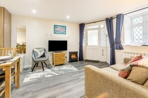 TV - 1 Bed in St Ives (oc-mar02a) (St Ives)
