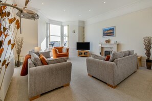 TV - 2 Bed in St. Ives (oc-lyon09) (Saint Ives)