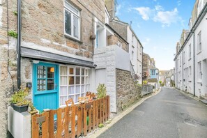 Exterior - 2 Bed in St Ives (oc-killa) (St Ives)