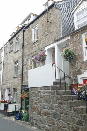 Exterior - 1 Bed in St Ives (oc-upkill) (Saint Ives)