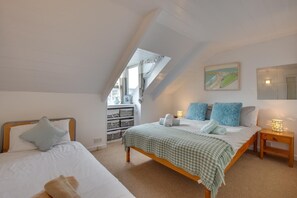 2 bedrooms, iron/ironing board, free WiFi, bed sheets - 1 Bed in St Ives (oc-upkill) (Saint Ives)