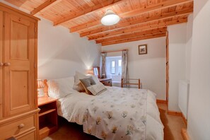 Iron/ironing board, free WiFi, bed sheets - 3 Bed in Askrigg (oc-ds926) (Askrigg)