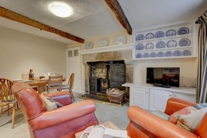 TV, fireplace - 3 Bed in Horton-in-Ribblesdale (oc-ds933) (Horton in Ribblesdale)