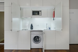 Frigorifero, microonde, forno, macchina per tè/caffè