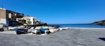 Holiday Home 'Dammuso Civulia Pantelleria' with Private Terrace, Wi-Fi and Air Conditioning