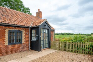 Exterior - 3 Bed in Snape (oc-2wadd) (Snape)