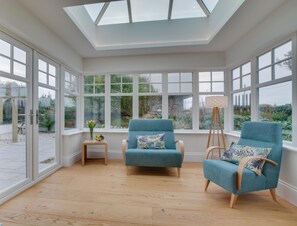 Interior - 4 Bed in Newquay (oc-p00709) (Newquay)