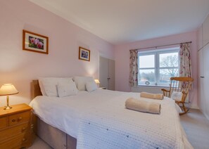 3 chambres, fer et planche à repasser, Wi-Fi gratuit, draps fournis