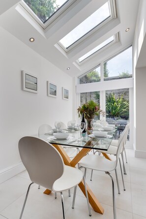 Dining - 4 Bed in Padstow (oc-p00718) (Padstow)