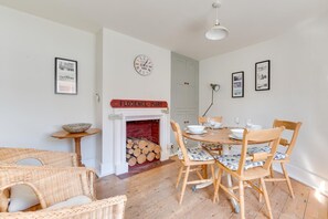 Dining - 2 Bed in Southwold (oc-aatrin) (Southwold)