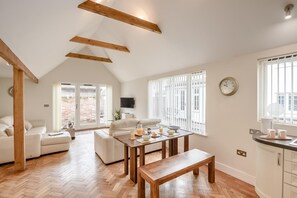 TV - 1 Bed in Southwold (oc-aatheg) (Southwold)