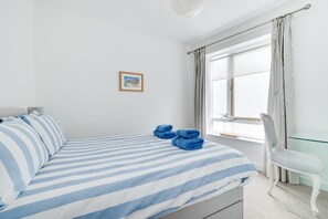 Iron/ironing board, free WiFi, bed sheets - 2 Bed in Southwold (oc-aaeast) (Southwold)