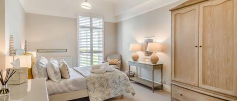 Ferros/tábuas de passar roupa, Wi-Fi de cortesia, roupa de cama