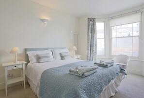3 bedrooms, iron/ironing board, free WiFi, bed sheets - 3 Bed in Southwold (oc-aacait) (Southwold)