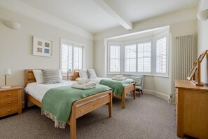 Iron/ironing board, travel cot, free WiFi, bed sheets - 4 Bed in Southwold (oc-aabria) (Southwold)