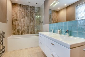 Hair dryer, towels - 4 Bed in Brancaster (oc-1918) (Brancaster)