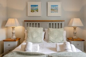 Silitysrauta/-lauta, ilmainen Wi-Fi, vuodevaatteet