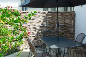 Outdoor dining - 3 Bed in Wells-next-the-Sea (oc-1963) (Wells-next-the-Sea)