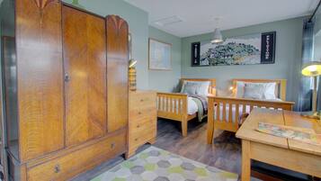 Iron/ironing board, free WiFi, bed sheets