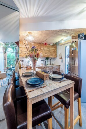 تناول الطعام