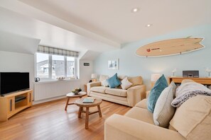 TV - 2 Bed in Newquay (oc-p00731) (Newquay)